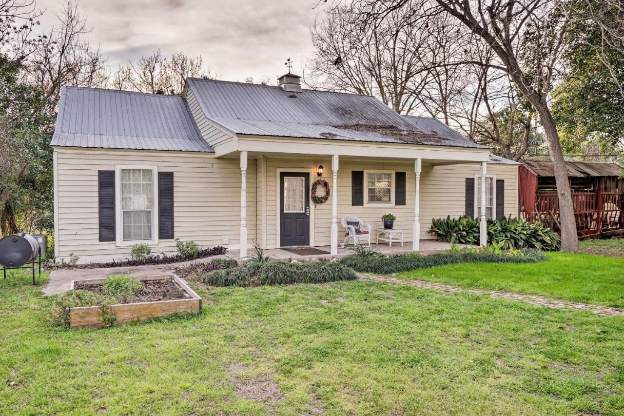 Riverfront Martindale House With 2 Covered Decks Exterior photo